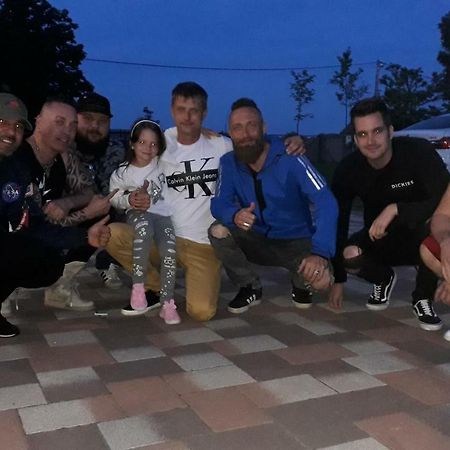 Szerencsecsillag Vendeghaz Otel Kiskoros Dış mekan fotoğraf