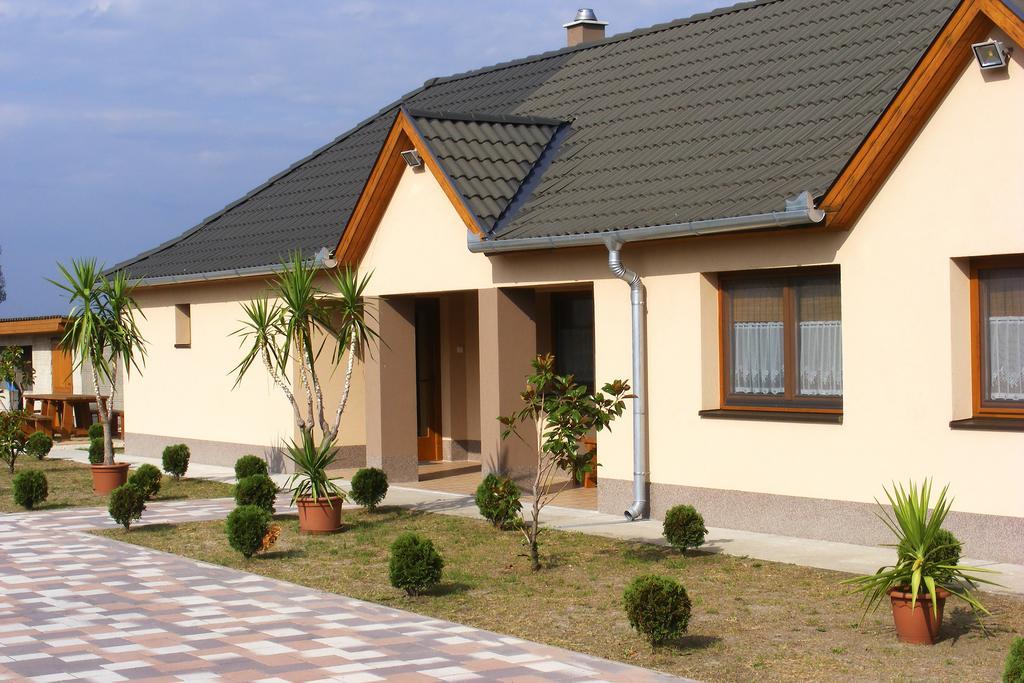 Szerencsecsillag Vendeghaz Otel Kiskoros Dış mekan fotoğraf