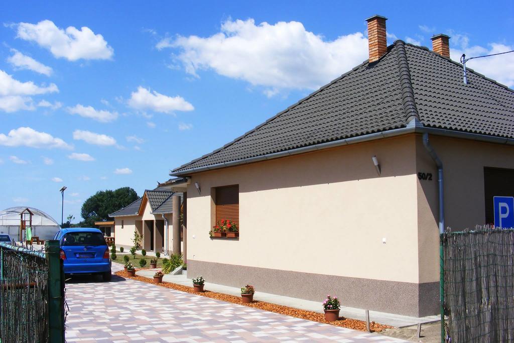 Szerencsecsillag Vendeghaz Otel Kiskoros Dış mekan fotoğraf
