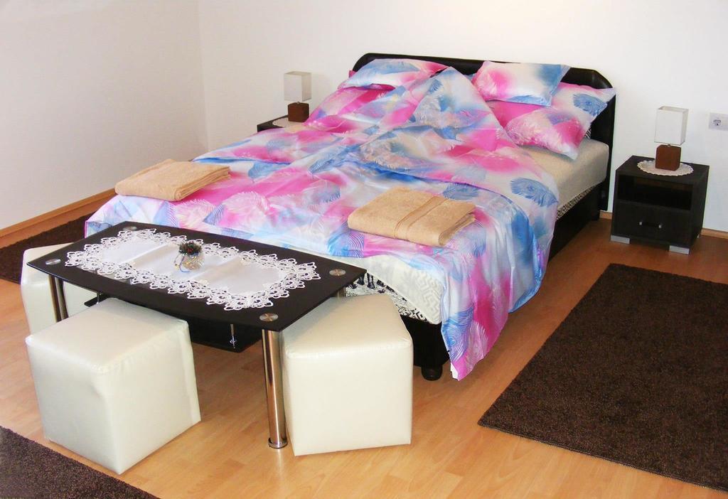 Szerencsecsillag Vendeghaz Otel Kiskoros Dış mekan fotoğraf